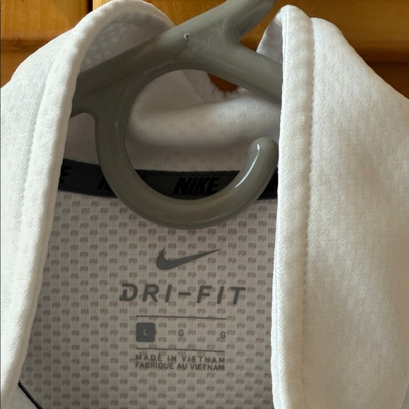 Men’s Nike UST Quarter Zip Pull Over - Picture 3 of 5